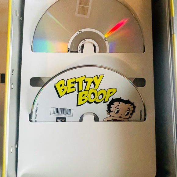 New Mint Condition Betty Boop Dvd Tin Set (1 disc missing) - Picture 11 of 12